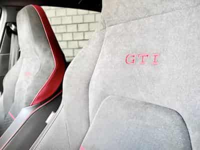 VW Golf GTI Clubsport 2.0 TSI 300 CV DSG7 *PACK PERF* AKRA* MATRIX * (2024) - Photo 9