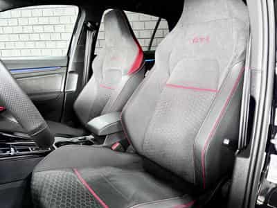 VW Golf GTI Clubsport 2.0 TSI 300 CV DSG7 *BLACK PACK*ACC* *CAM* (2024) - Photo 6