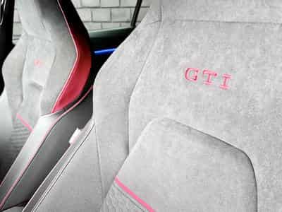 VW Golf GTI Clubsport 2.0 TSI 300 CV DSG7 *BLACK PACK*ACC* *CAM* (2024) - Photo 7