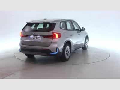 Bmw iX1 xDrive30 (2023) - Photo 3