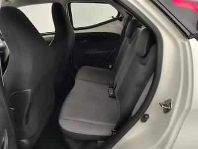 Toyota Aygo 1.0i VVT-i X-Play AUTO (2020) - Photo 13
