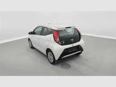 Toyota Aygo 1.0i VVT-i X-Play AUTO (2020) - Photo 2