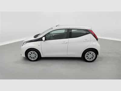 Toyota Aygo 1.0i VVT-i X-Play AUTO (2020) - Photo 3