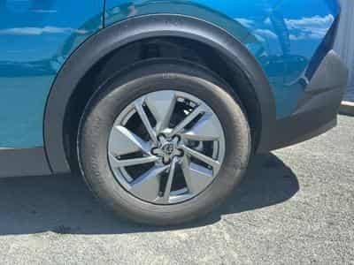 Peugeot 408 HYBRID 145 ALLURE E-DCS6 (2025) - Photo 10