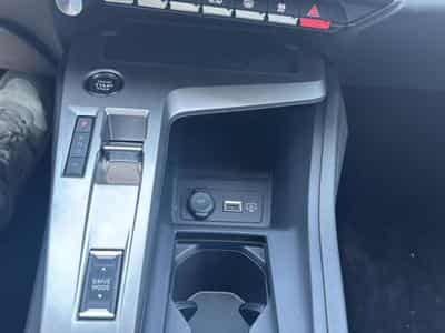 Peugeot 408 HYBRID 145 ALLURE E-DCS6 (2025) - Photo 14