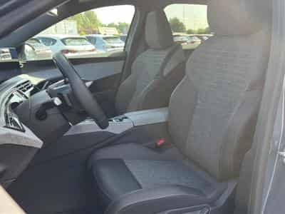 Peugeot 3008 1.2 HYBRID 145 ALLURE E-DCS6 (2025) - Photo 11