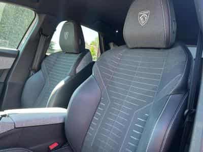 Peugeot 3008 1.2 HYBRID 145 GT E-DCS6 (2025) - Photo 13