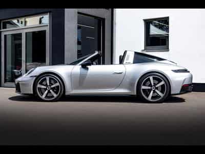 Porsche 911 (992.2) TARGA 4 GTS PDK - GT-SILVER (2025) - Photo 2