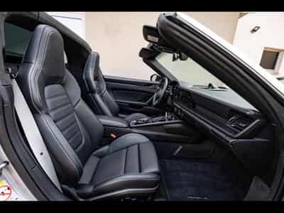 Porsche 911 .2 911 TARGA 4 GTS PDK - GT-SILVER (2025) - Photo 15