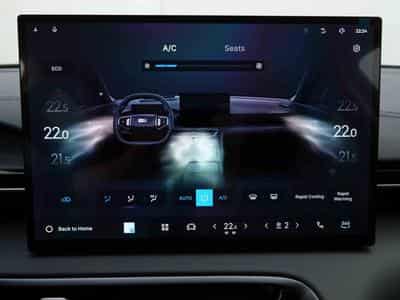 Geely EX5 PRO +  60 kWH´h (2026) - Photo 12