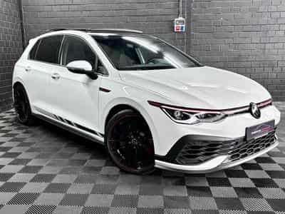 VW Golf GTI Clubsport 2.0 TSI 300 CV DSG7 *DCC* AKRA* MATRIX *PANO* (2023) - Photo 3