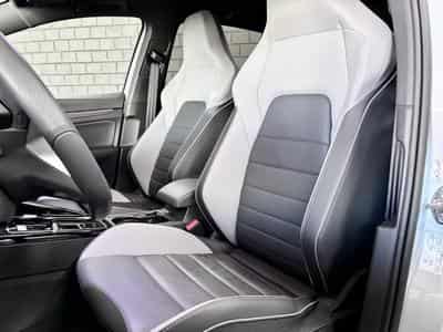 VW Golf GTE PHASE 2  1.5 eHybrid 272 CV DSG 6 * DCC *360°* CUIR * AT (2025) - Photo 4