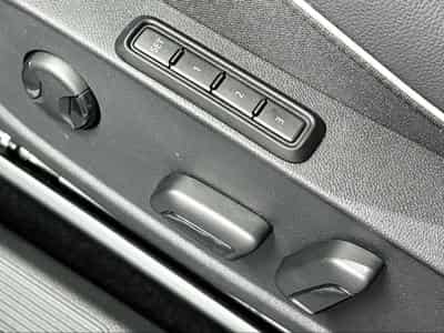 VW Golf GTE PHASE 2  1.5 eHybrid 272 CV DSG 6 * DCC *360°* CUIR * AT (2025) - Photo 6