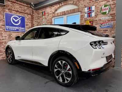 Ford Mustang Mach-E (2024) - Photo 2
