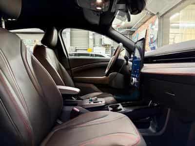 Ford Mustang Mach-E (2024) - Photo 8
