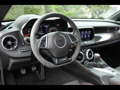 Chevrolet Camaro ZL1°MANUAL 6°PANO°RECARO°KEYLESS°BOSE°KAM°HUD (2020) - Photo 10