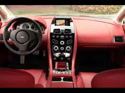Aston-Martin V8 Vantage COUPE SPORTSHIFT II - STRATUS WHITE METALLIC (2017) - Photo 11