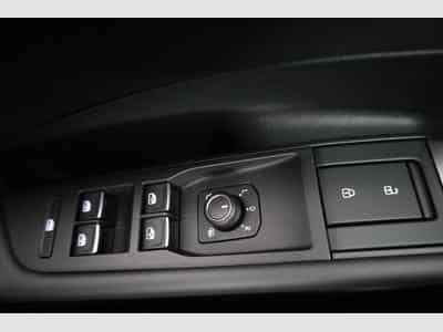 VW T-Roc 1.5 eTSI 110 kW R-Line (2026) - Photo 7