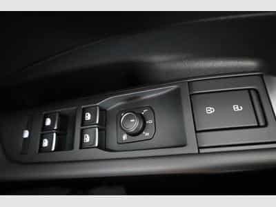 VW T-Roc 1.5 eTSI 110 kW R-Line (2026) - Photo 7