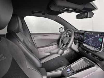 VW T-Roc R-Line 1.5 eTSI 150 DSG (2026) - Photo 6