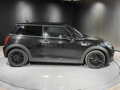 Mini Cooper 1.5i CLIMATISATION BLUETOOTH RADAR AV/ARR (2020) - Photo 2