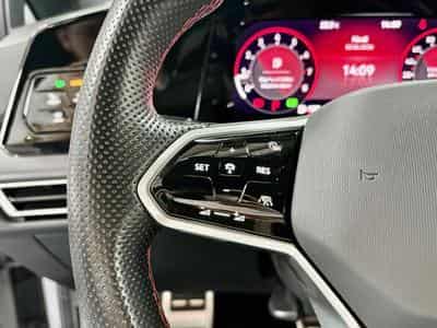 VW Golf GTI Clubsport 2.0 TSI 300 CV DSG7 *ACC* *SIEGES CHAUFF* BLAC (2024) - Photo 10