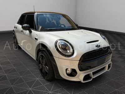 Mini Cooper S 5 portes (2016) - Photo 3