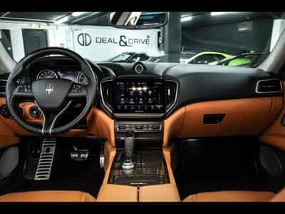 Maserati Ghibli TROFEO 3.8 V8 RWD (580 CH) – CARBON PACK INT / EXT (2023) - Photo 14