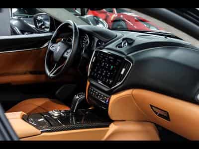 Maserati Ghibli TROFEO 3.8 V8 RWD (580 CH) – CARBON PACK INT / EXT (2023) - Photo 15