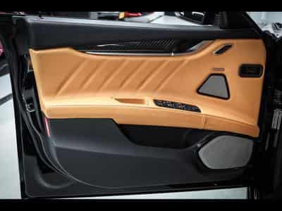 Maserati Ghibli TROFEO 3.8 V8 RWD (580 CH) – CARBON PACK INT / EXT (2023) - Photo 9