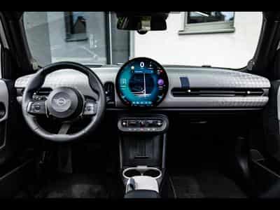 Mini Cooper S 5 PORTES AUTO FAVOURED TRIM - PACK XL - MELTING SILVER III (2025) - Photo 14