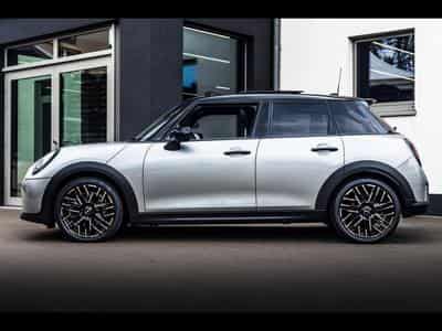 Mini Cooper S 5 PORTES AUTO FAVOURED TRIM - PACK XL - MELTING SILVER III (2025) - Photo 2
