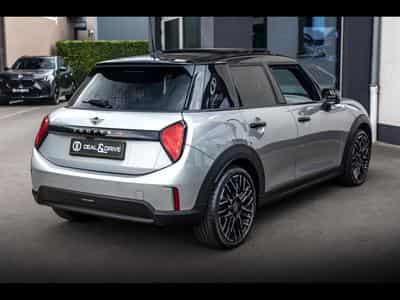 Mini Cooper S 5 PORTES AUTO FAVOURED TRIM - PACK XL - MELTING SILVER III (2025) - Photo 7