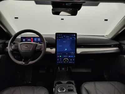 Ford Mustang Mach-E 76 kWh Technologie Pack CUIR/NAVI/FULL LED (2024) - Photo 8