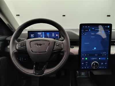 Ford Mustang Mach-E 76 kWh Technologie Pack CUIR/NAVI/FULL LED (2024) - Photo 9