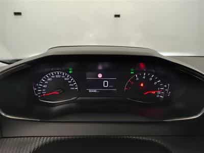Peugeot 2008 1.2 PureTech Active NAVI/PDC (2020) - Photo 10