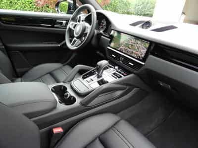 Porsche Cayenne S (2018) - Photo 15
