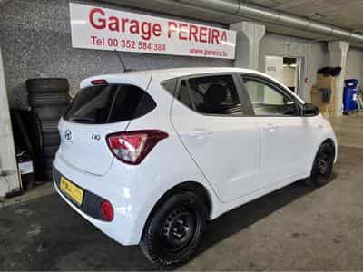 Hyundai i10 1.0 AUTO CLIM NAVI (2019) - Photo 2