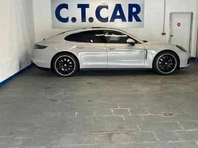 Porsche Panamera 4 E-Hybrid Platinum Edition (2022) - Photo 2
