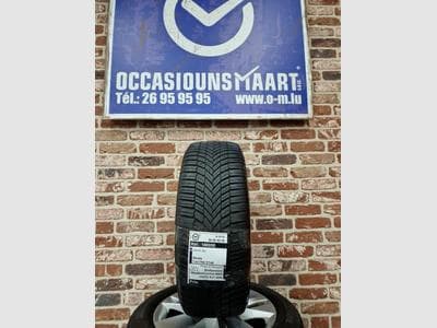 Jantes Alu + pneus 215/55 R17 98W (2026) - Photo 1