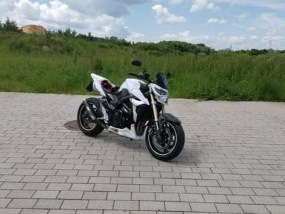 Suzuki GSR 750A (2013) - Photo 1