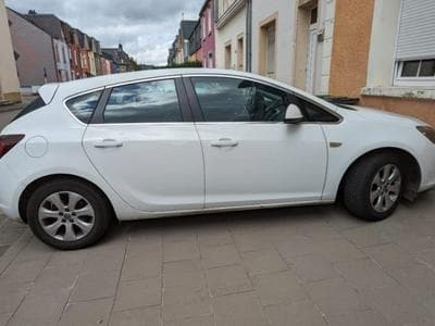 Opel Astra P-J/103/1940 (2010) - Photo 1