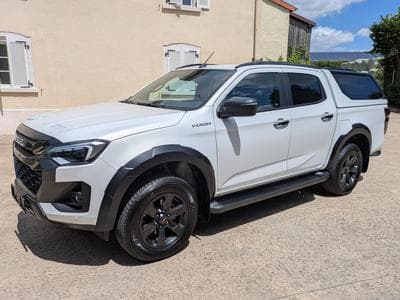 Isuzu D-Max 25 Doublecab V-Cross 4WD (2026) - Photo 1