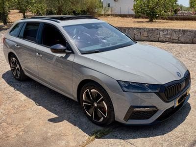 Skoda Octavia Octavia Combi 1.4 TSI iV DSG RS (2021) - Photo 1