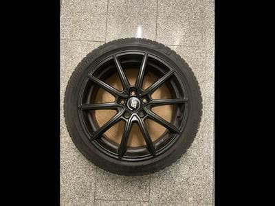 Jantes alu + Pneus h 18" 215/45 R18 93V (2026) - Photo 1
