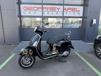 Vespa GTS Super (2023) - Photo 1