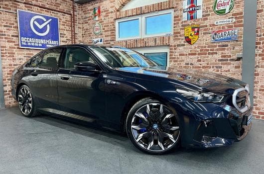 BMW i5 i5 M60 601cv Auto xDrive (2024) - Photo 11