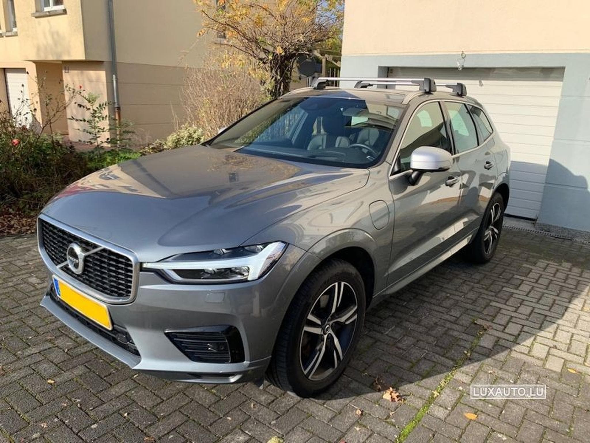 Volvo XC60 2.0 T8 Twin Engine R-Design eAWD Geartronic (2018) - Photo 1