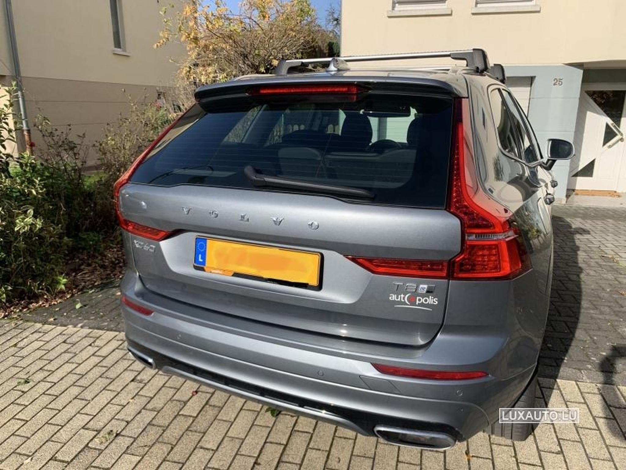 Volvo XC60 2.0 T8 Twin Engine R-Design eAWD Geartronic (2018) - Photo 2