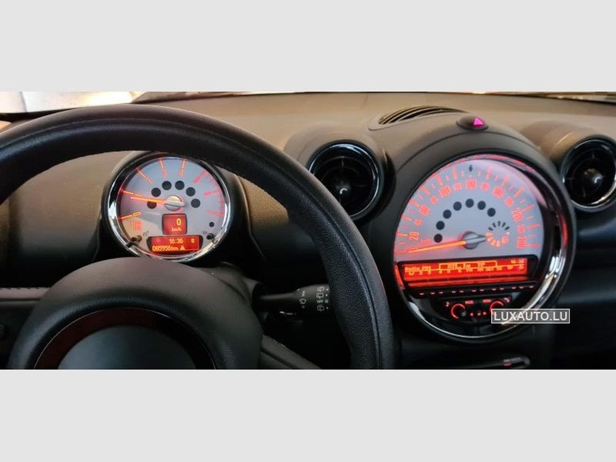 Mini Countryman 1.6 D 90 One (2013) - Photo 2